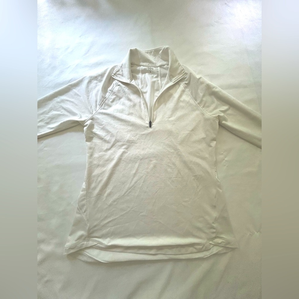 A DSG pull over with a half down vipper.